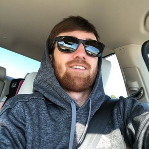 Meet your Posher, Dustin